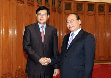 ຮອງນາຍົກລັດຖະມົນຕີຫວຽດນາມຕ້ອນຮັບຄະນະຄົ້ນຄວ້າຍຸດທະສາດພັດທະນາເສດທະກິດສູນກາງພັກປະຊາຊົນປະຕິວັດລາວ